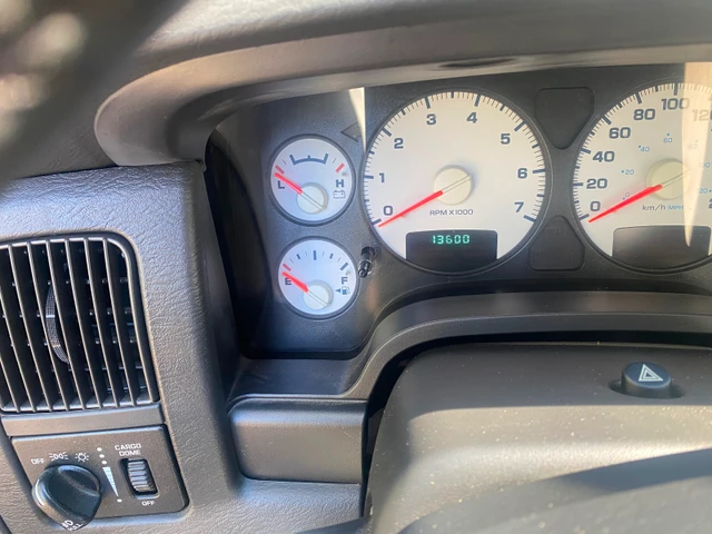 2003 Dodge Ram2500 Slt, čierna, 13 600 km, dovoz Kanada — foto 2 z 5