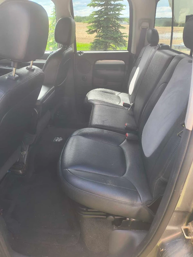 2005 Dodge Ram2500, 270 000 km, dovoz Kanada — foto 3 z 5