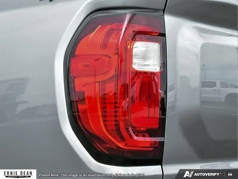 2026 GMC Canyon Elevation, strieborná, 0 km, dovoz Kanada — foto 10 z 12