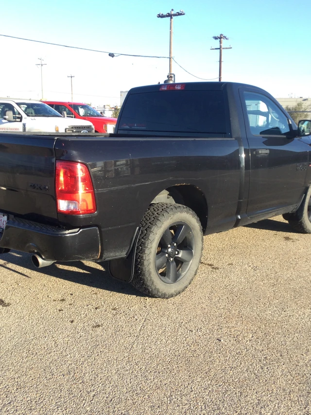 2016 Dodge Ram1500, čierna, 231 960 km, dovoz Kanada — foto 2 z 5
