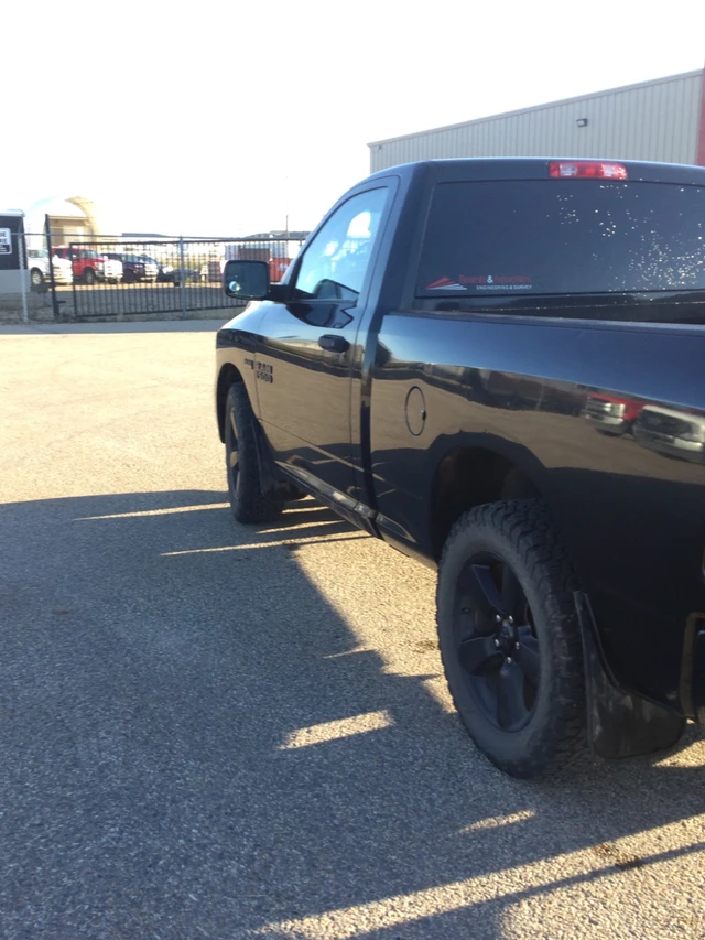 2016 Dodge Ram1500, čierna, 231 960 km, dovoz Kanada — foto 4 z 5
