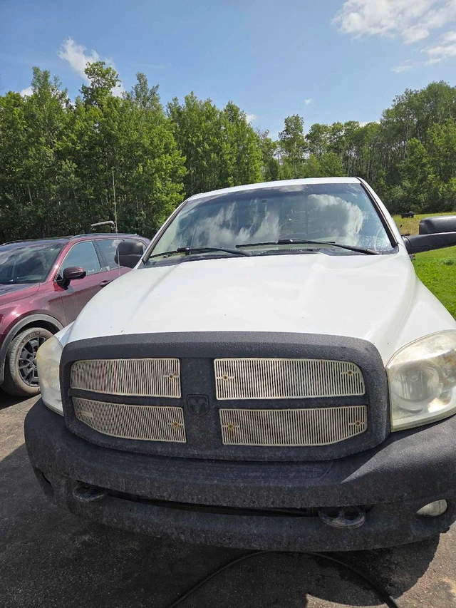 2008 Dodge Ram3500, biela, 303 000 km, dovoz Kanada — foto 1 z 3 2008 Dodge Ram3500, biela, 303 000 km, dovoz Kanada — foto 1 z 3