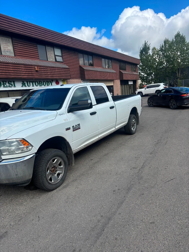 2018 Dodge Ram3500 Sl, biela, 167 000 km, dovoz Kanada — foto 1