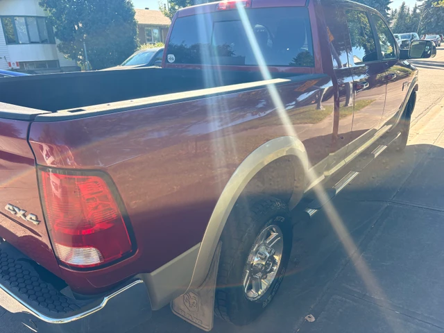 2011 Dodge Ram2500 Laramie, 231 500 km, dovoz Kanada — foto 4 z 5