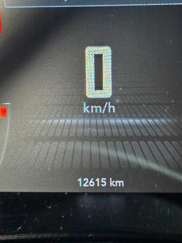 2023 Dodge Challenger SXT, červená, 12 600 km, dovoz Kanada — foto 5 z 5
