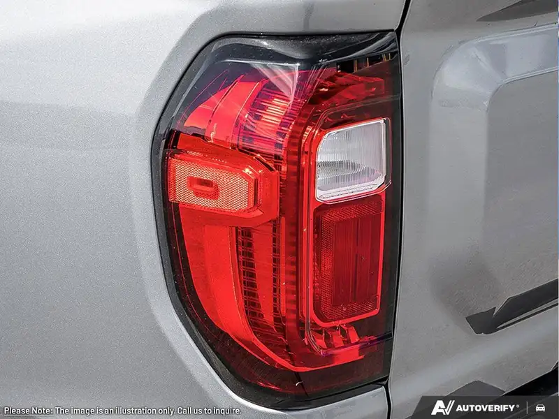 2026 GMC Canyon AT4, GXD Sterling Metallic, 0 km, dovoz Kanada — foto 11 z 12