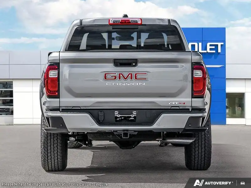 2026 GMC Canyon AT4, GXD Sterling Metallic, 0 km, dovoz Kanada — foto 5 z 12