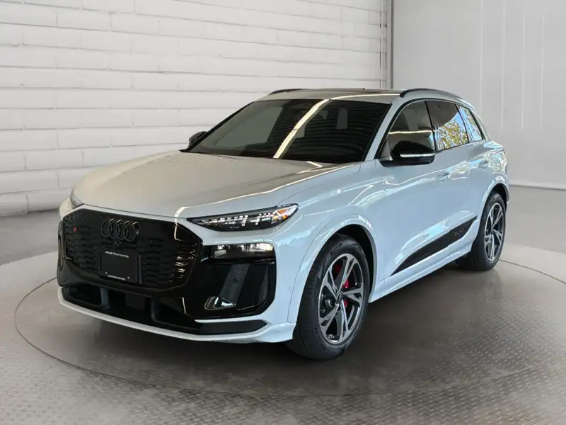 2027 Audi SQ6 e-tron Technik, biela, 90 km, dovoz Kanada — foto 1