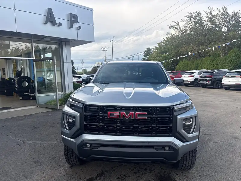 2026 GMC Canyon ELEVATION, Sterling Metallic, 0 km, dovoz Kanada — foto 3 z 12