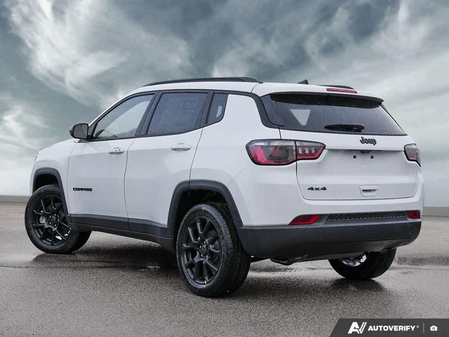 2026 Jeep Compass North, biela, 11 km, dovoz Kanada — foto 4 z 5