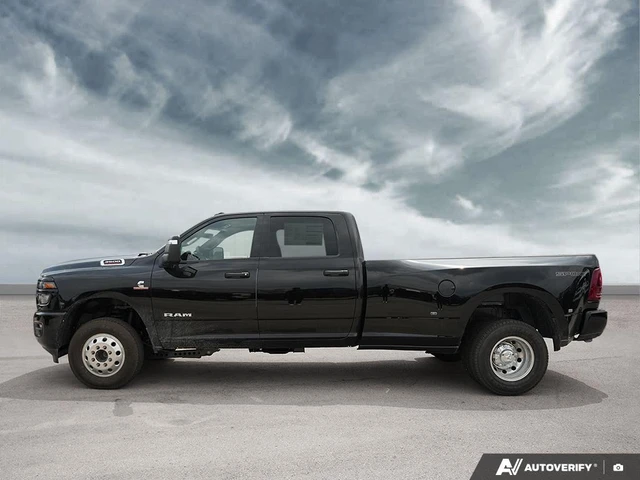 2026 RAM 3500 Big Horn, čierna, 11 km, dovoz Kanada — foto 3 z 5