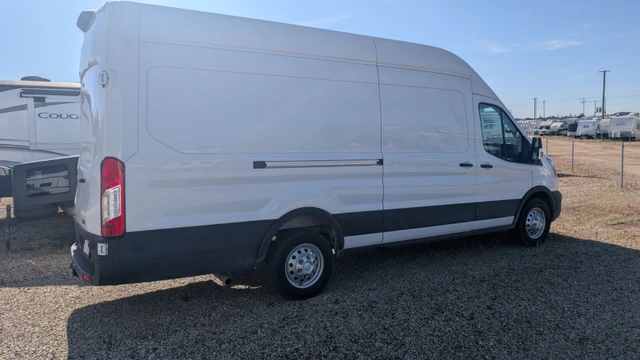 2025 Ford Transit, biela, 537 km, dovoz Kanada — foto 2 z 5