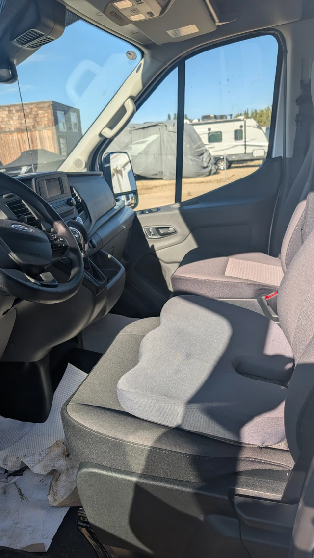 2025 Ford Transit, biela, 537 km, dovoz Kanada — foto 5 z 5