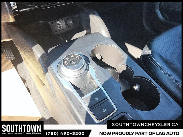 2025 Ford Escape Platinum, modrá, 39 144 km, dovoz Kanada — foto 15 z 17