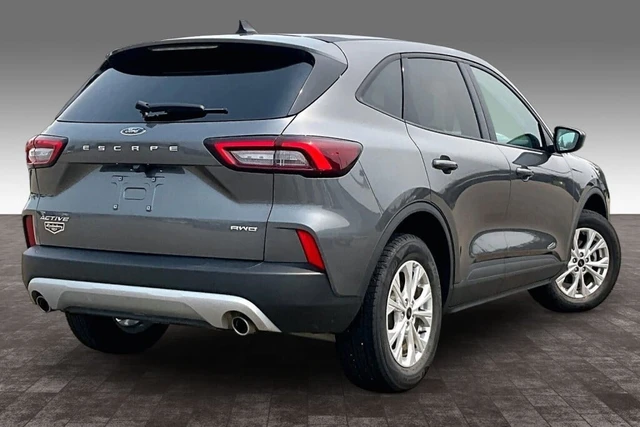 2025 Ford Escape Active, sivá, 51 524 km, dovoz Kanada — foto 13 z 20