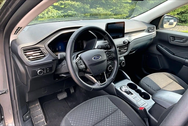 2025 Ford Escape Active, sivá, 51 524 km, dovoz Kanada — foto 14 z 20