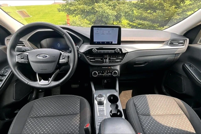 2025 Ford Escape Active, sivá, 51 524 km, dovoz Kanada — foto 15 z 20