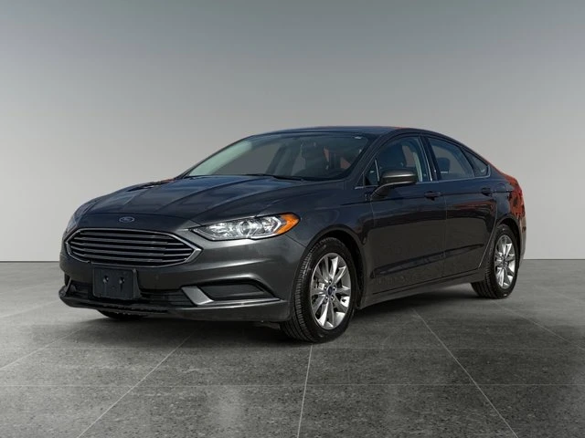 2017 Ford Fusion SE, sivá, 147 601 km, dovoz Kanada — foto 1 z 15 2017 Ford Fusion SE, sivá, 147 601 km, dovoz Kanada — foto 1 z 15