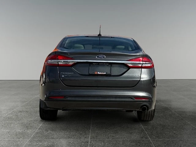 2017 Ford Fusion SE, sivá, 147 601 km, dovoz Kanada — foto 4 z 15