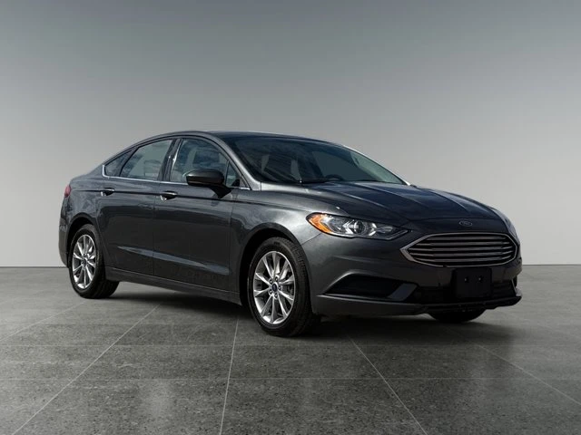 2017 Ford Fusion SE, sivá, 147 601 km, dovoz Kanada — foto 7 z 15