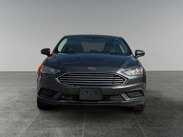 2017 Ford Fusion SE, sivá, 147 601 km, dovoz Kanada — foto 8 z 15