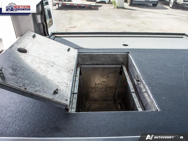 2016 GMC Savana 1WT, biela, 94 584 km, dovoz Kanada — foto 16 z 20
