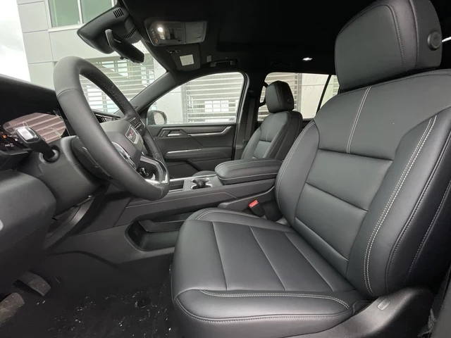 2027 GMC Acadia Elevation, čierna, dovoz Kanada — foto 13 z 20