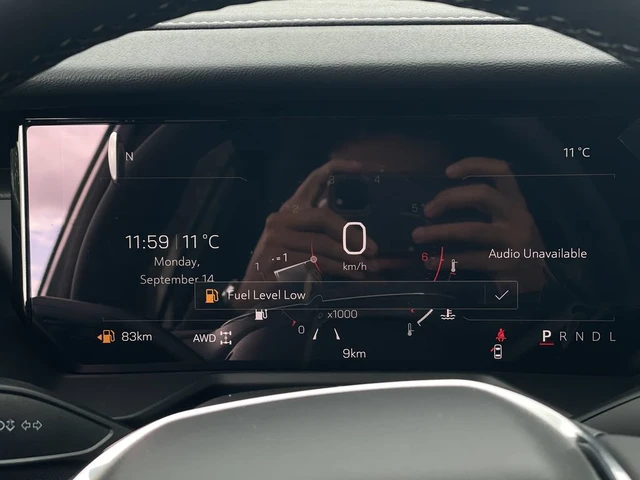2027 GMC Acadia Elevation, čierna, dovoz Kanada — foto 14 z 20
