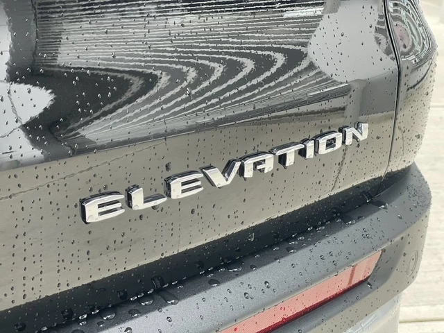2027 GMC Acadia Elevation, čierna, dovoz Kanada — foto 7 z 20