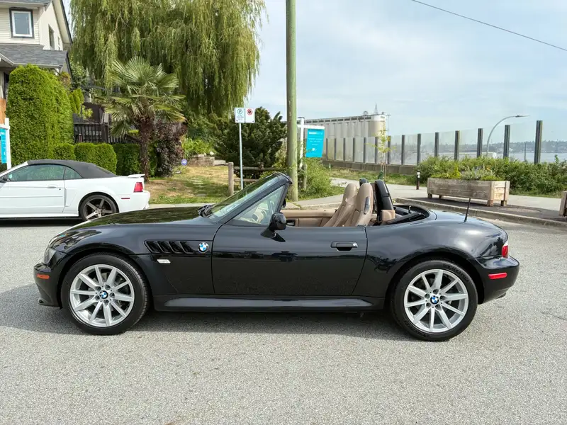 2002 BMW Z3 3.0i, čierna, 64 436 km, dovoz Kanada — foto 8 z 12