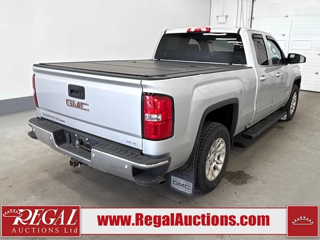2019 GMC SIERRA, strieborná, 222 230 km, dovoz Kanada — foto 3 z 5