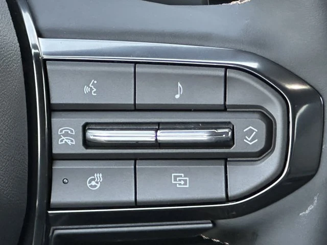 2026 GMC Acadia AT4, čierna, 5 km, dovoz Kanada — foto 13 z 20