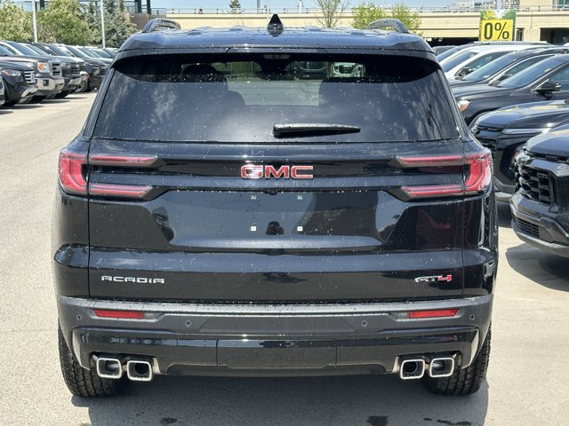 2026 GMC Acadia AT4, čierna, 5 km, dovoz Kanada — foto 5 z 20