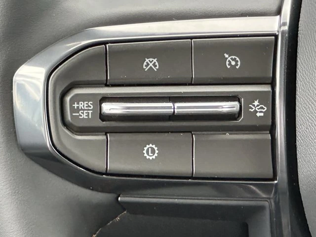2026 GMC Acadia AT4, sivá, 4 km, dovoz Kanada — foto 12 z 20