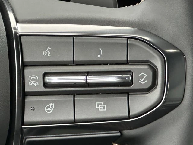 2026 GMC Acadia AT4, sivá, 4 km, dovoz Kanada — foto 13 z 20