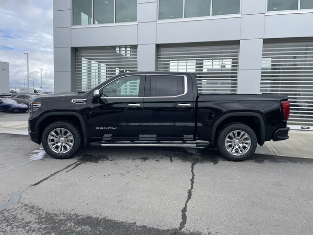 2026 GMC Sierra 1500 Denali, čierna, 1 km, dovoz Kanada — foto 5 z 20