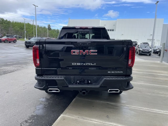 2026 GMC Sierra 1500 Denali, čierna, 1 km, dovoz Kanada — foto 8 z 20