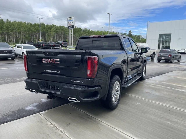 2026 GMC Sierra 1500 Denali, čierna, 1 km, dovoz Kanada — foto 9 z 20