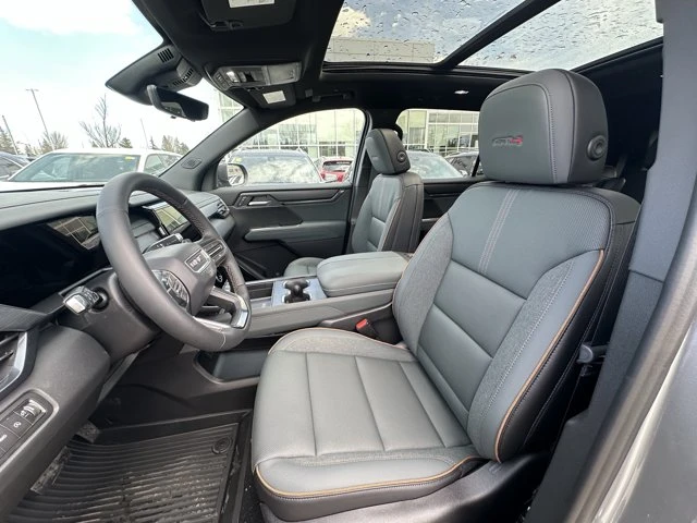 2026 GMC Acadia AT4, sivá, 4 km, dovoz Kanada — foto 10 z 20