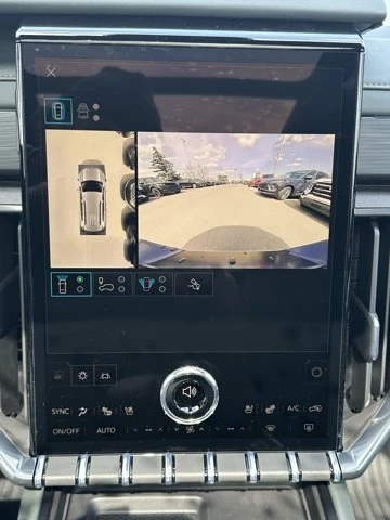 2026 GMC Acadia AT4, sivá, 4 km, dovoz Kanada — foto 15 z 20