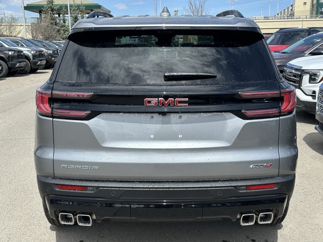 2026 GMC Acadia AT4, sivá, 4 km, dovoz Kanada — foto 5 z 20