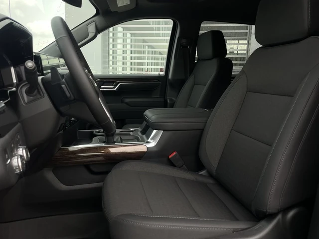 2026 GMC Sierra 1500 Elevation, čierna, 1 km, dovoz Kanada — foto 13 z 20