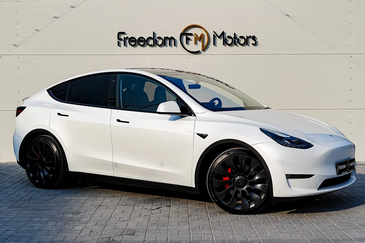2023 Tesla Model Y, 74 000 km, Rumunsko — foto 6 z 29