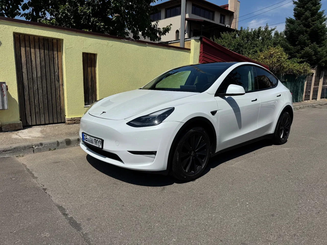 2023 Tesla Model Y, 65 000 km, Rumunsko — foto 1