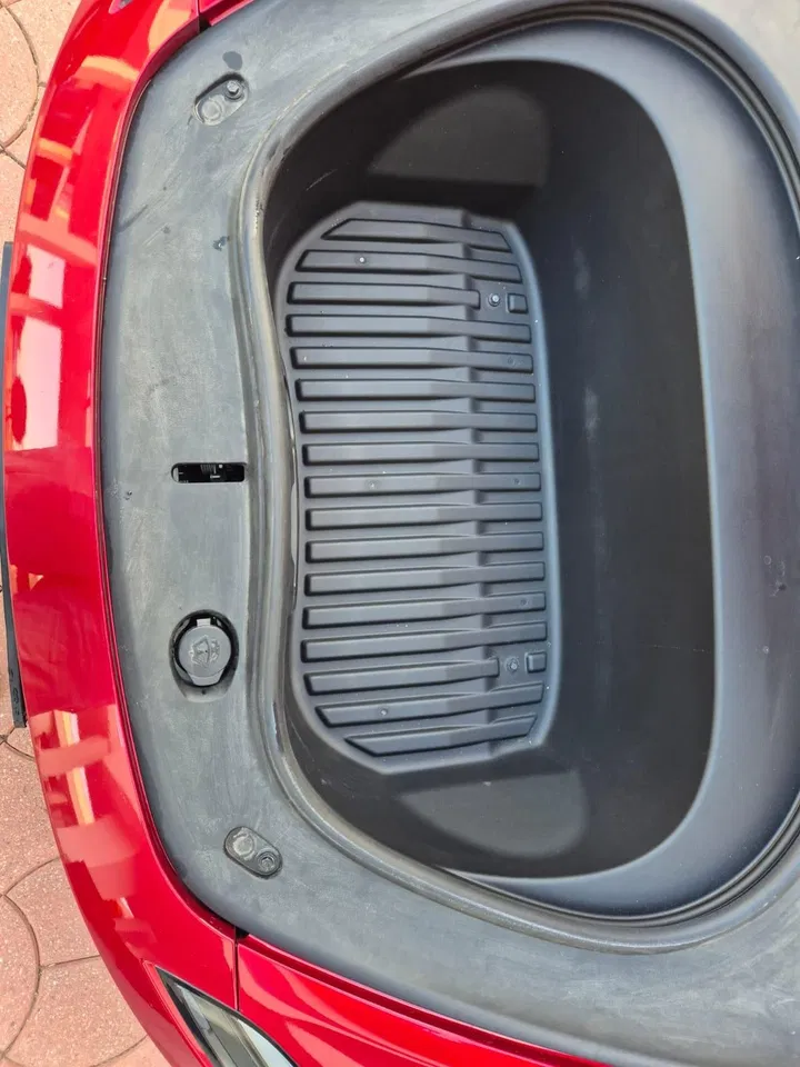 2023 Tesla Model 3, 43 000 km, Rumunsko — foto 3 z 28