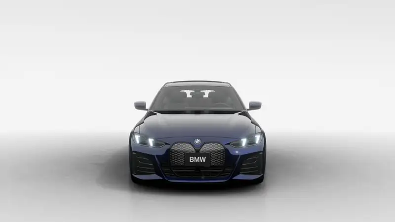2026 BMW I4 eDrive40, modrá, 90 km, dovoz Kanada — foto 3 z 12