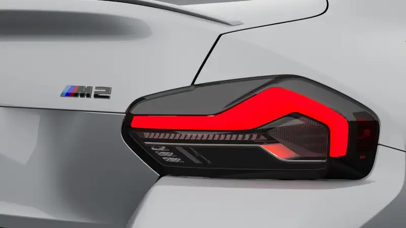 2026 BMW M2, sivá, 90 km, dovoz Kanada — foto 8 z 12