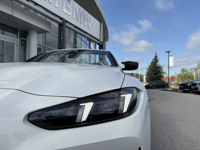2027 BMW M4 Competition, biela, 90 km, dovoz Kanada — foto 11 z 12