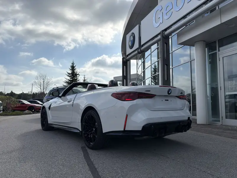 2027 BMW M4 Competition, biela, 90 km, dovoz Kanada — foto 5 z 12