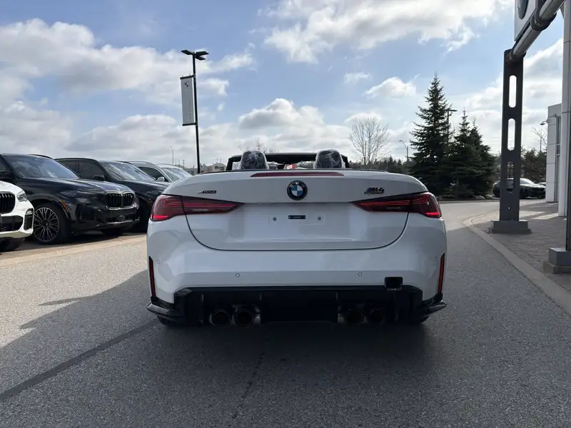 2027 BMW M4 Competition, biela, 90 km, dovoz Kanada — foto 6 z 12